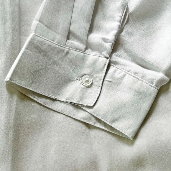 NEW PHOTOS! BLOUSE, CROCHET FRONT, WHITE, SIZE 4X, LONG SLEEVE, BUTTON CUFFS, - Picture 7 of 11